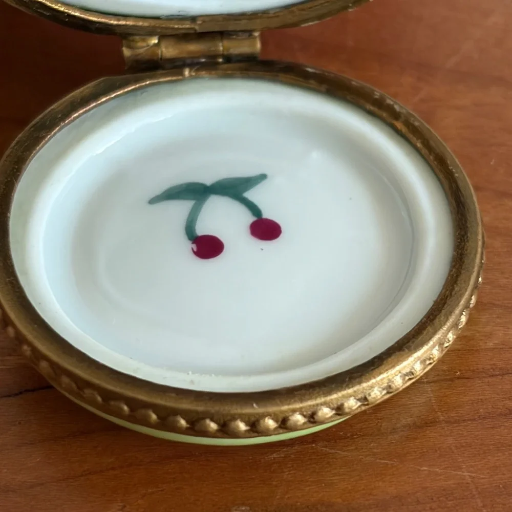 Limoges France Peint Main Cherry Porcelain Trinket Box Hand Painted Hinged Fruit